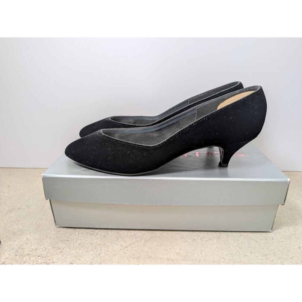 Vintage Black Velvet Kitten Heel Pumps Size 8 Coloriffics 90s Whimsigoth Prom